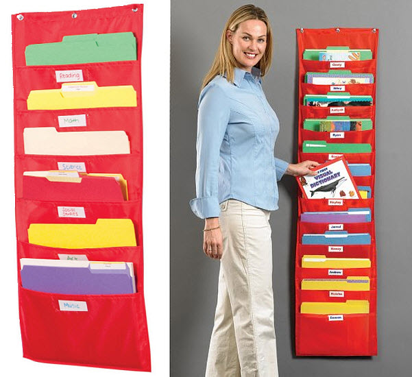 Hanging organizer with pockets
